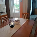 Lupus Apartment *