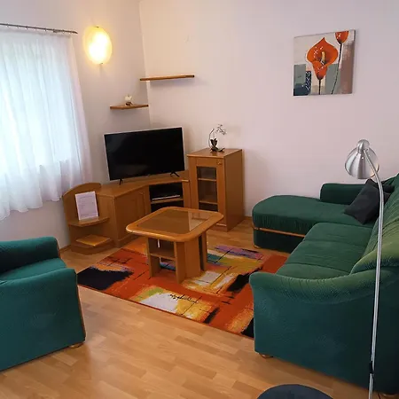 Apartment Lupus